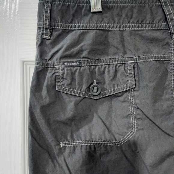 Columbia Gray Cargo Shorts in Size 14 - Picture 6 of 10